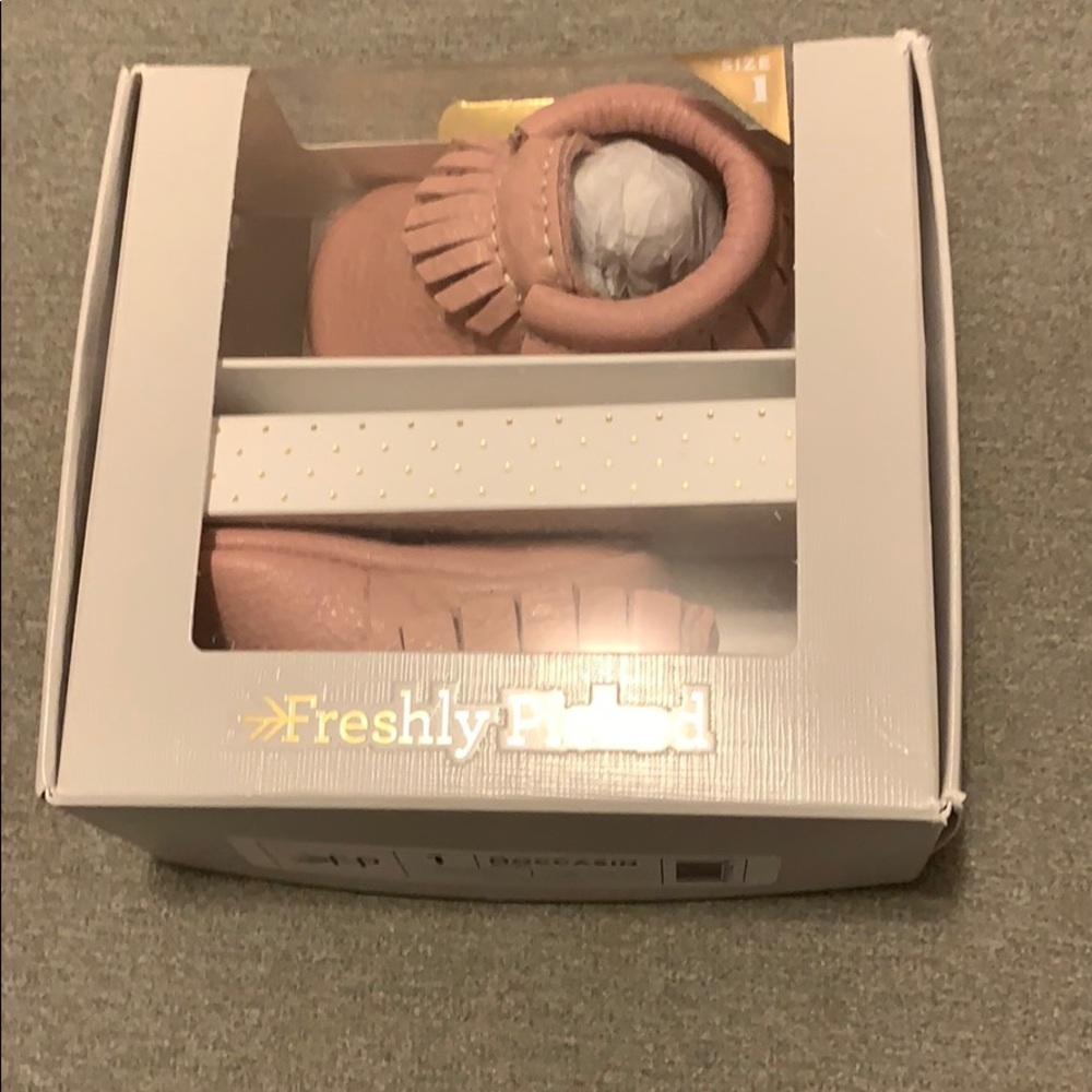Freshly Picked moccasins, blush color size 1